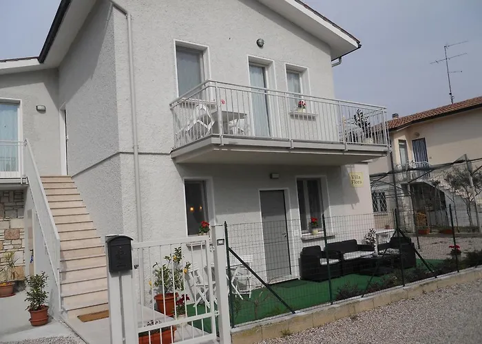 Flora 3* Πεσκιέρα ντελ Γκάρντα